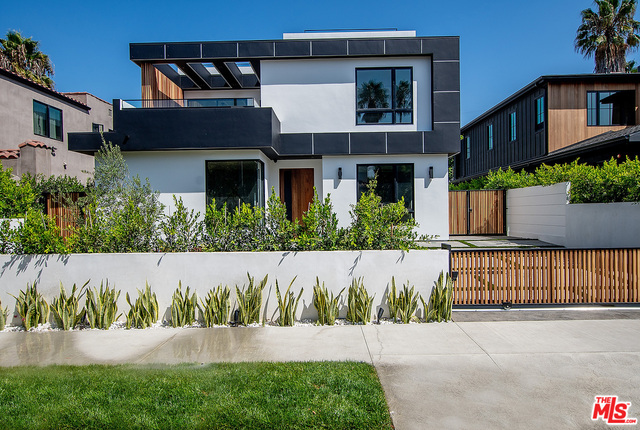 Photo of 6201 Lindenhurst Ave, Los Angeles, CA 90048
