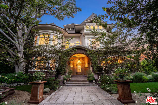 Photo of 637 S Lucerne Blvd, LOS ANGELES, CA 90005