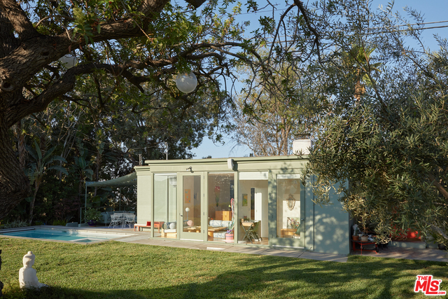 Photo of 3132 Hollyridge Dr, Los Angeles, CA 90068