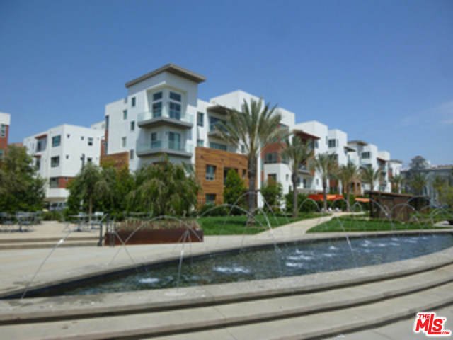listing main picture