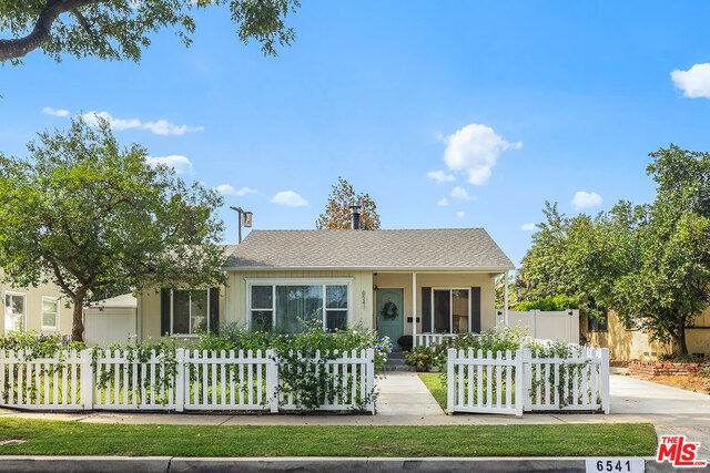 Photo of 6541 Ruffner Ave, LAKE BALBOA, CA 91406