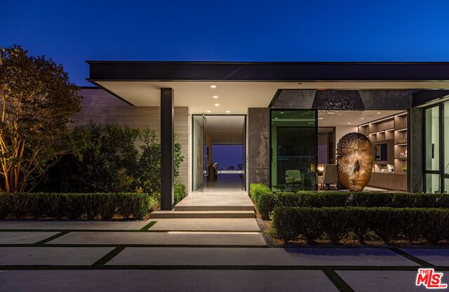 Photo of 1251 Tower Grove Dr, Beverly Hills, CA 90210