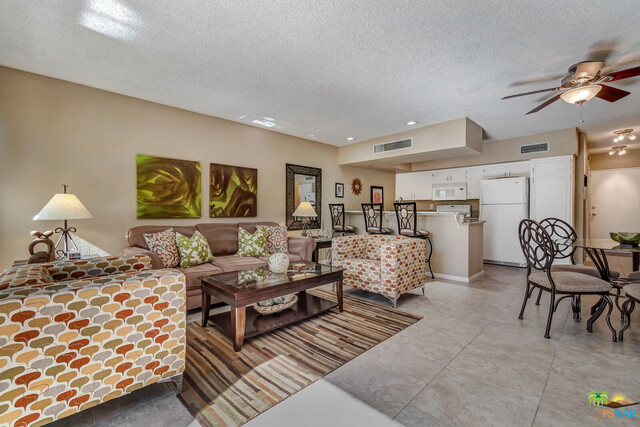 Image 2 for 1655 Palm Canyon Dr #208