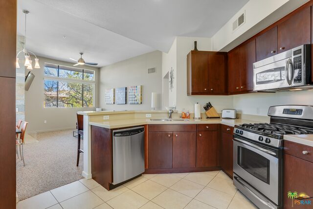 Image 14 for 900 Palm Canyon Dr #202