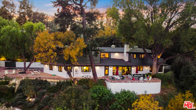Photo of 12948 Galewood St, Studio City, CA 91604