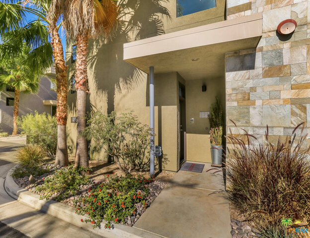 Image 2 for 970 Palm Canyon Dr #204