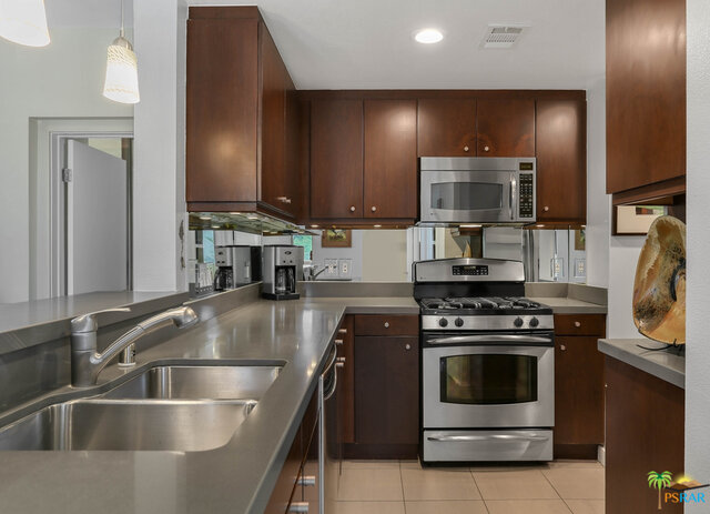 Image 12 for 970 Palm Canyon Dr #204