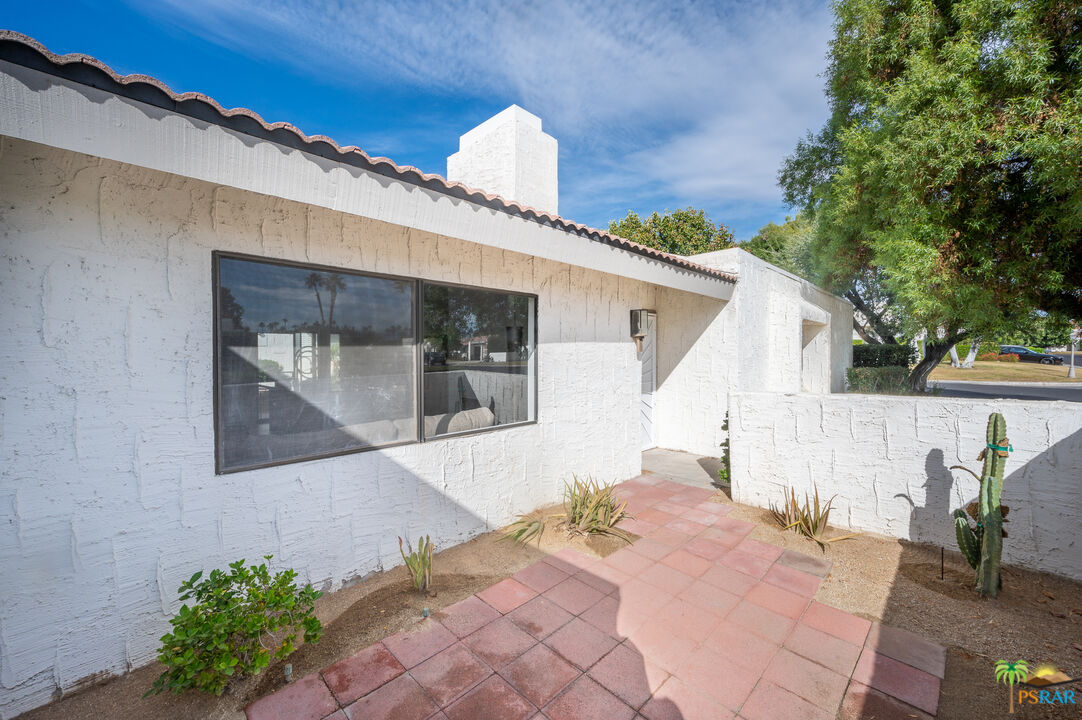 Image 2 for 575 S Sunshine Dr