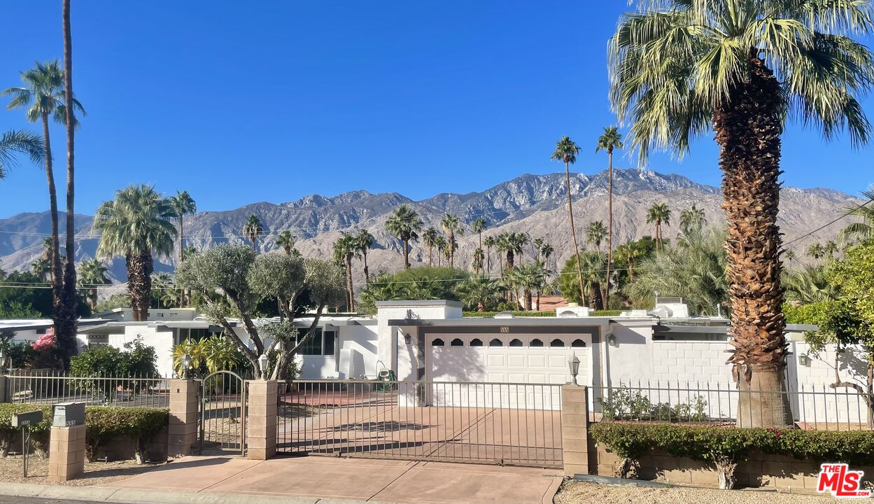 Image Number 1 for 555  S Roxbury Dr in Palm Springs