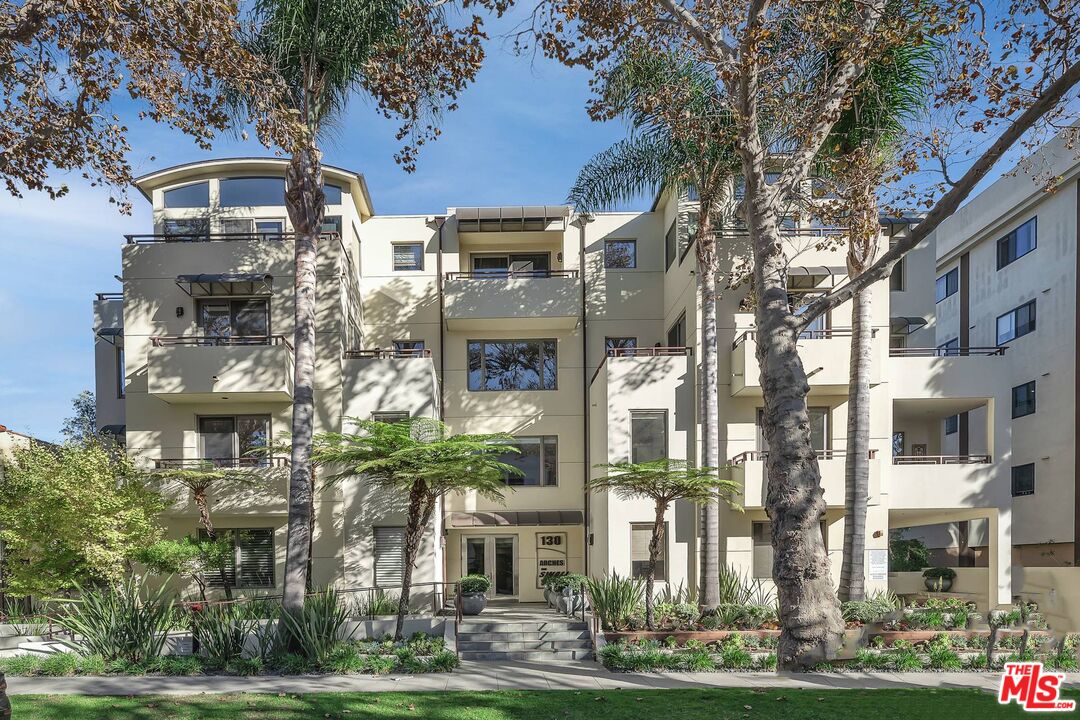 Photo of 130 N Swall Dr #203, Beverly Hills, CA 90211