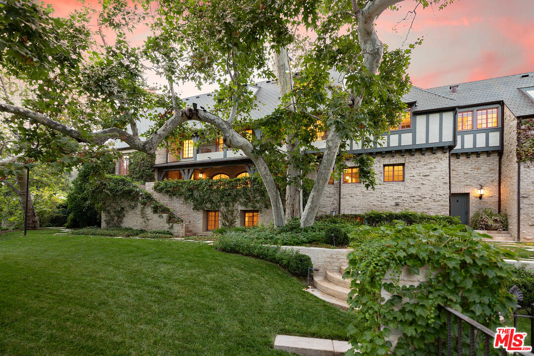 Photo of 620 SIENA WAY, Los Angeles, CA 90077