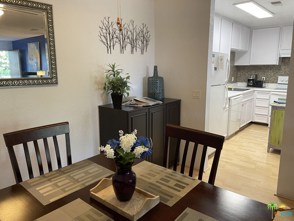Image 9 for 2825 Los Felices Rd #207