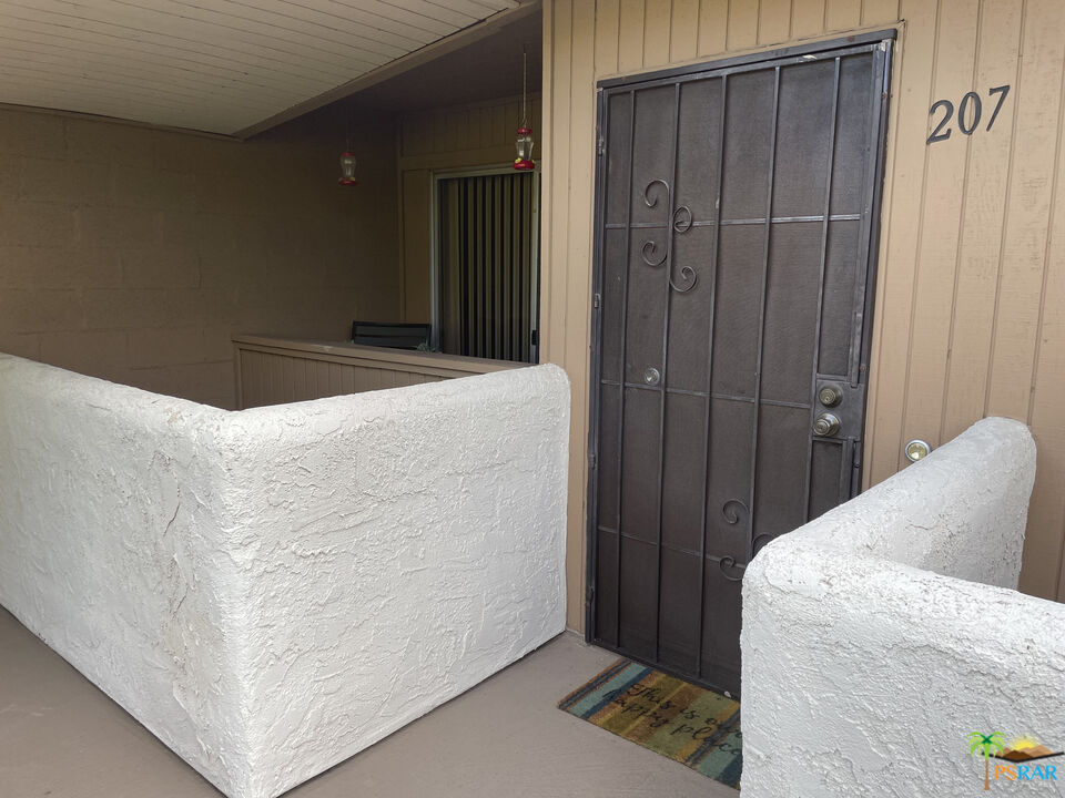 Image 13 for 2825 Los Felices Rd #207