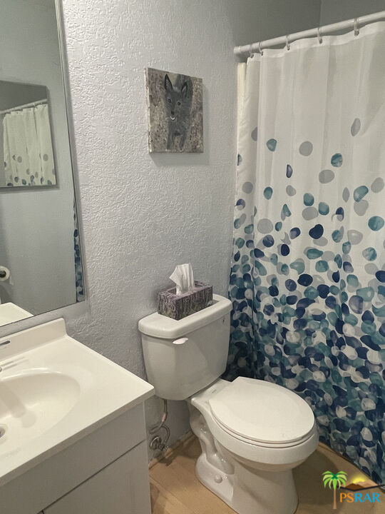 Image 4 for 2825 Los Felices Rd #207