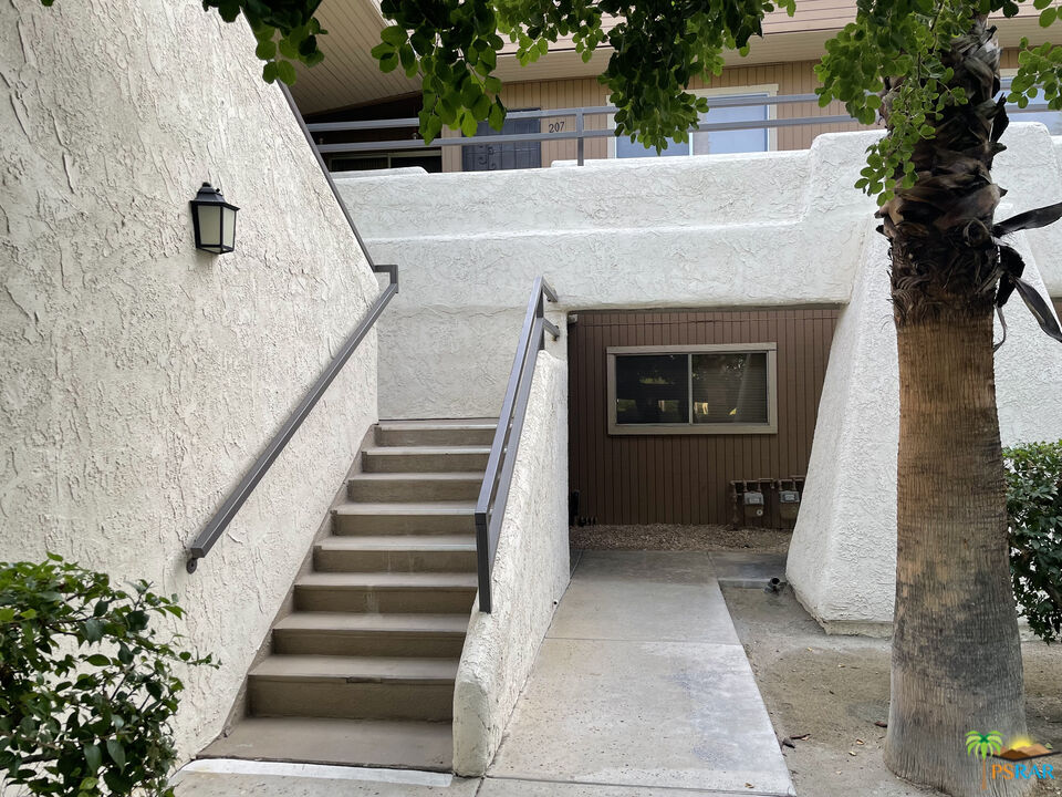 Image 16 for 2825 Los Felices Rd #207
