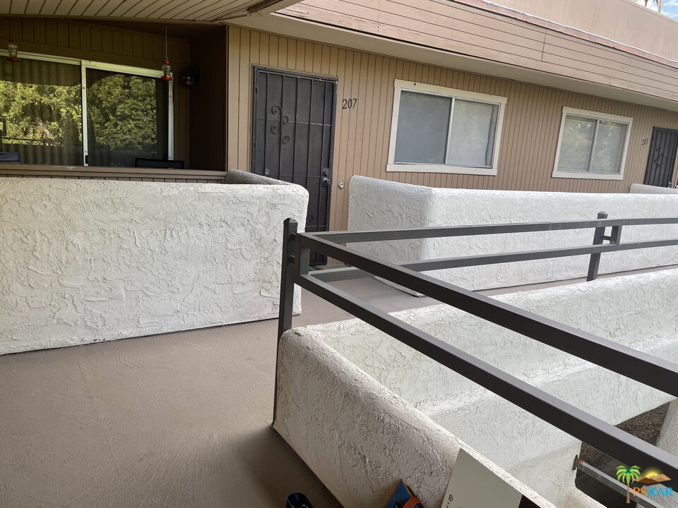 Image 12 for 2825 Los Felices Rd #207