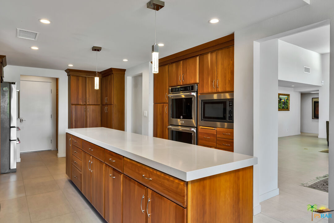 Image 20 for 1550 S La Verne Way