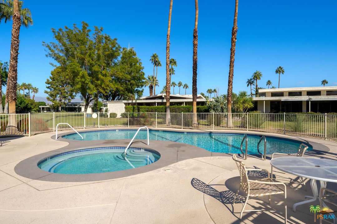 Image 4 for 1550 S La Verne Way