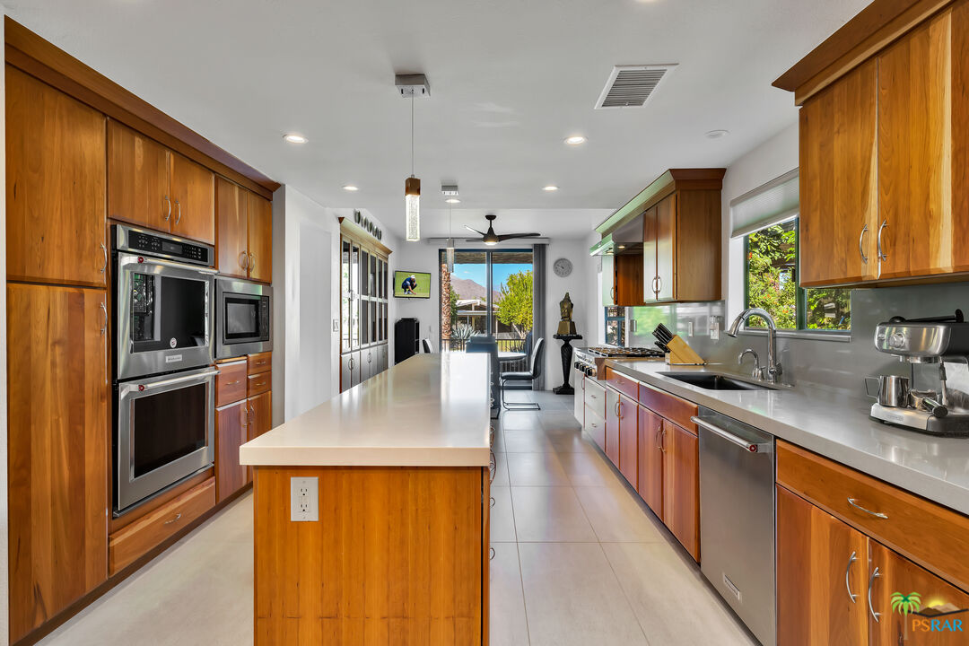 Image 21 for 1550 S La Verne Way