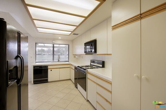 Image 10 for 3060 Kirkwood Dr