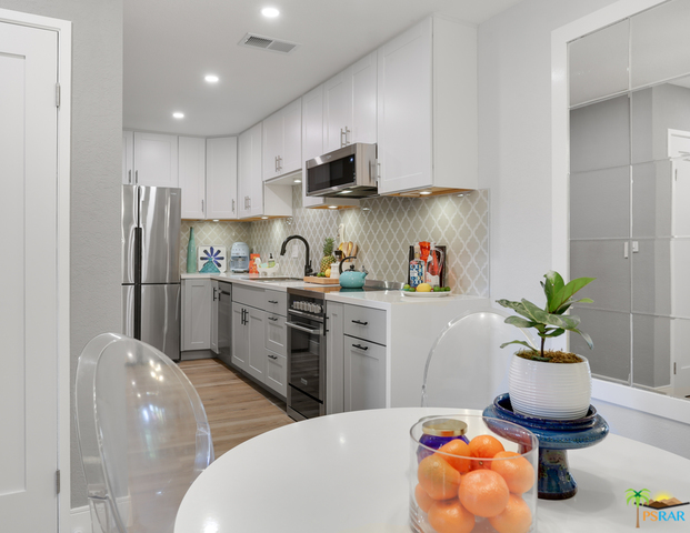 Image 9 for 2801 Los Felices Cir #D107