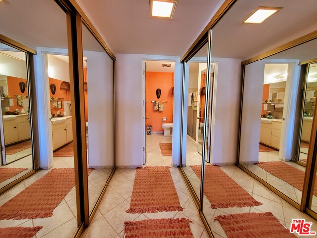 Image 16 for 115 E Twin Palms Dr