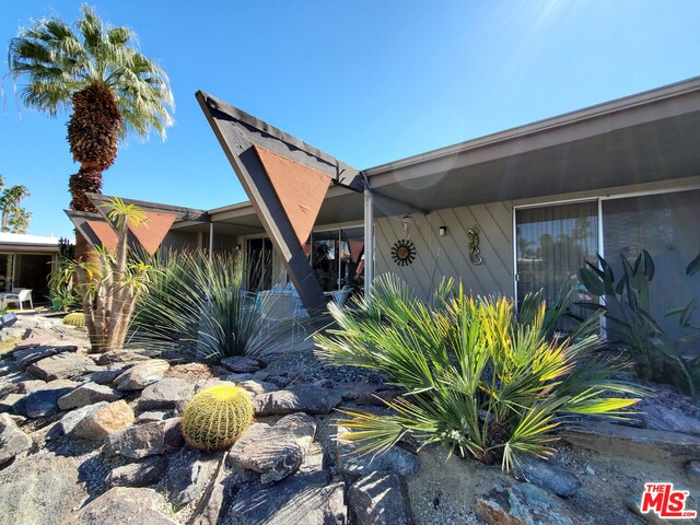 Image 25 for 115 E Twin Palms Dr