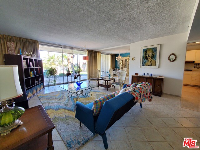 Image 4 for 115 E Twin Palms Dr