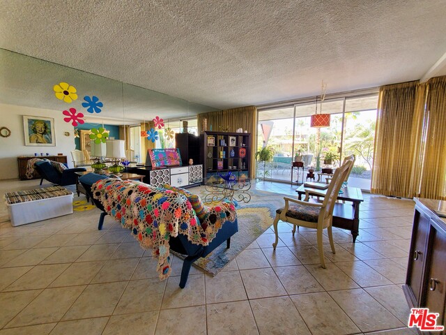 Image 3 for 115 E Twin Palms Dr