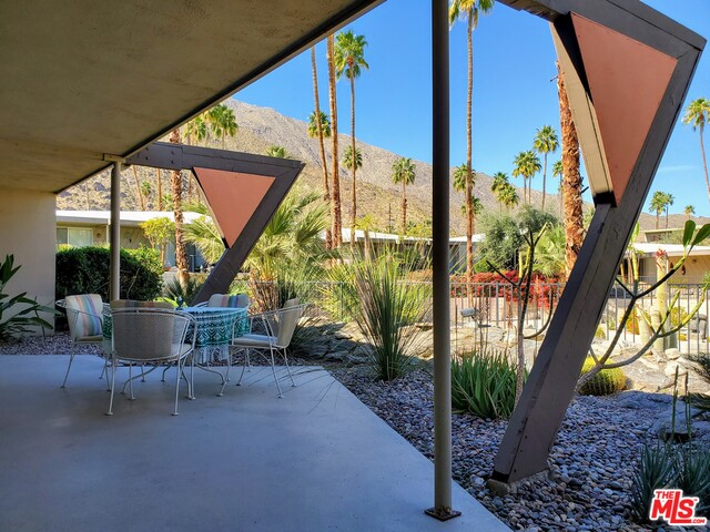 Image 21 for 115 E Twin Palms Dr