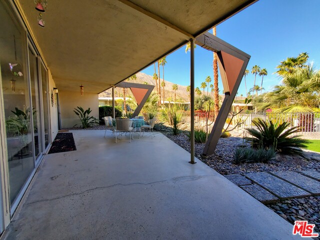 Image 20 for 115 E Twin Palms Dr