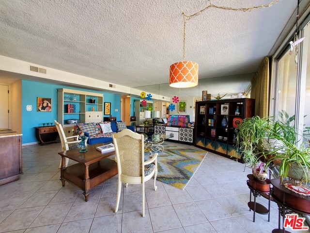 Image 5 for 115 E Twin Palms Dr