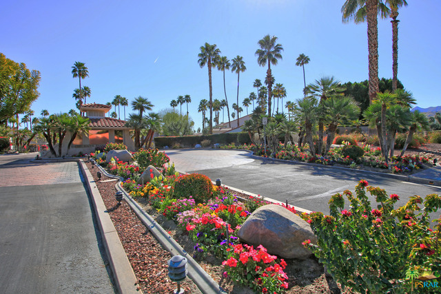 Palm Springs Condos - For sale at Mesquite Country ClubPalm Springs Condos