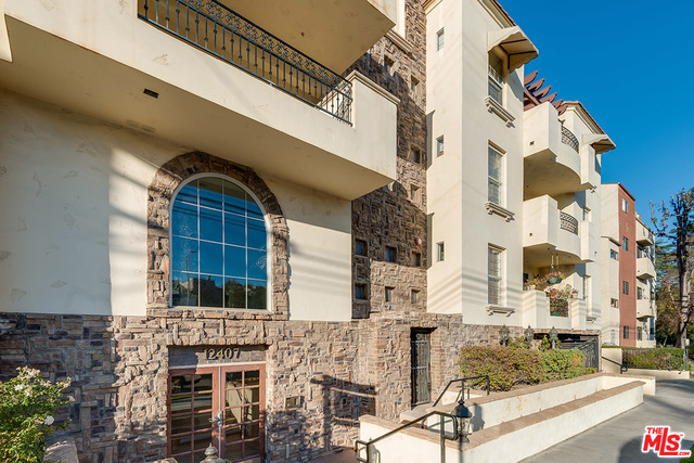 Photo of 12407 Moorpark St #302, Studio City, CA 91604