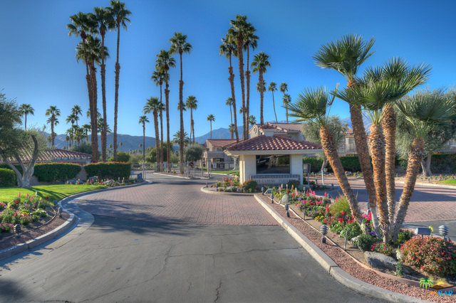 Palm Springs Condos - For sale at Mesquite Country ClubPalm Springs Condos