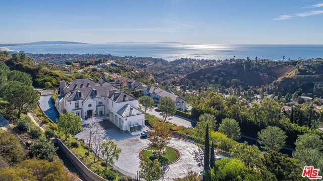 Photo of 16375 Shadow Mountain Dr, Pacific Palisades, CA 90272