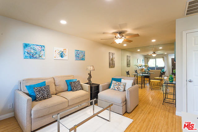 Image 2 for 470 Villa Ct #210