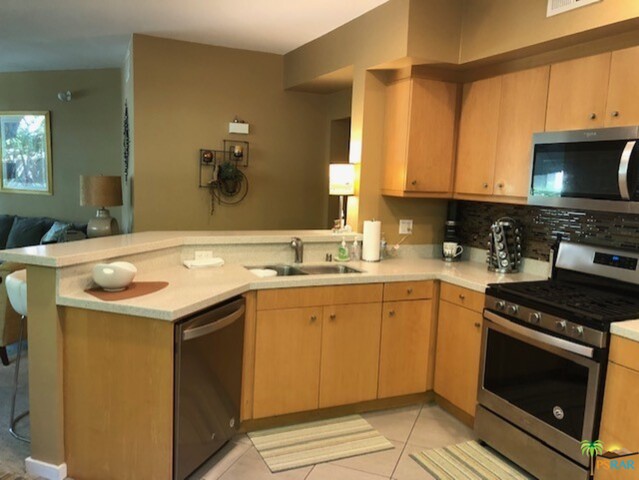 Image 7 for 850 Palm Canyon Dr #102