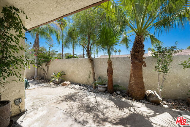 Image 14 for 1467 E Amado Rd