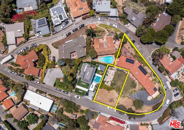 Photo of 2445 El Contento Dr, Los Angeles, CA 90068