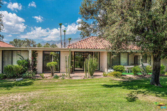 Image 2 for 688 N Majorca Cir