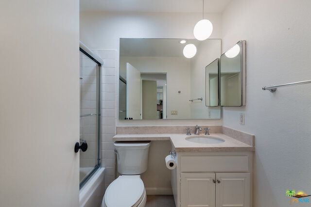 Image 16 for 688 N Majorca Cir