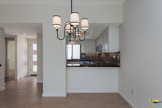 Image 11 for 688 N Majorca Cir