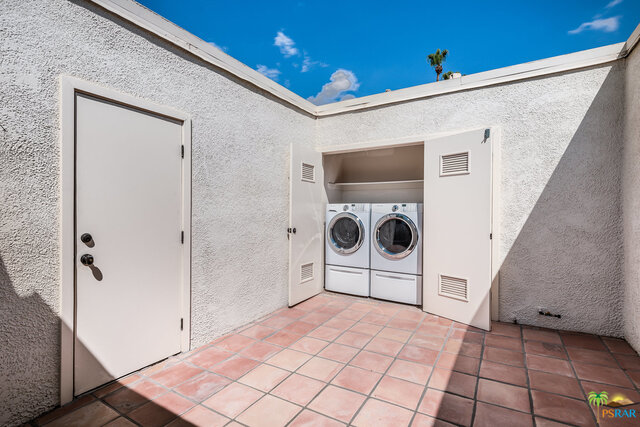 Image 22 for 688 N Majorca Cir