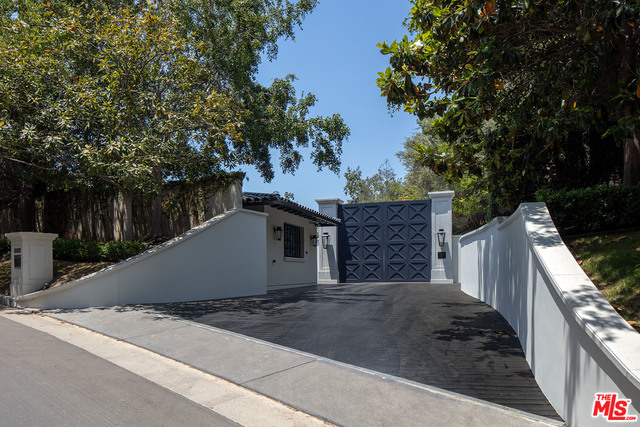 Photo of 271 S Mapleton Dr, Los Angeles, CA 90024