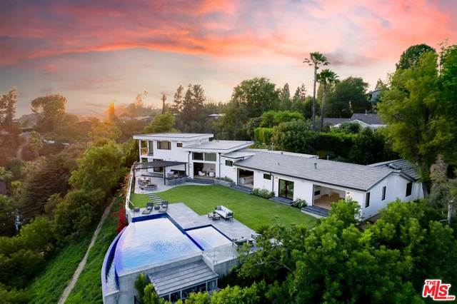 Photo of 11480 Amanda Dr, Studio City, CA 91604
