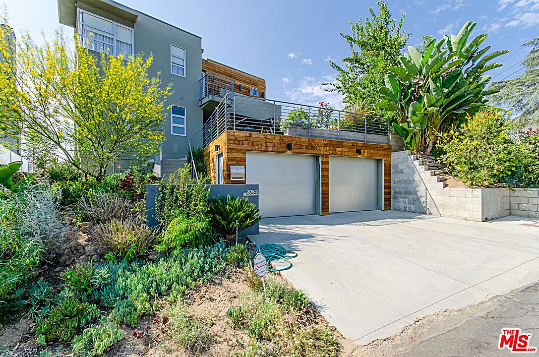 Photo of 2053 Park Dr, Los Angeles, CA 90026