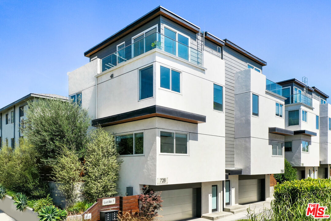 Photo of 728 Lucile Ave, Los Angeles, CA 90026