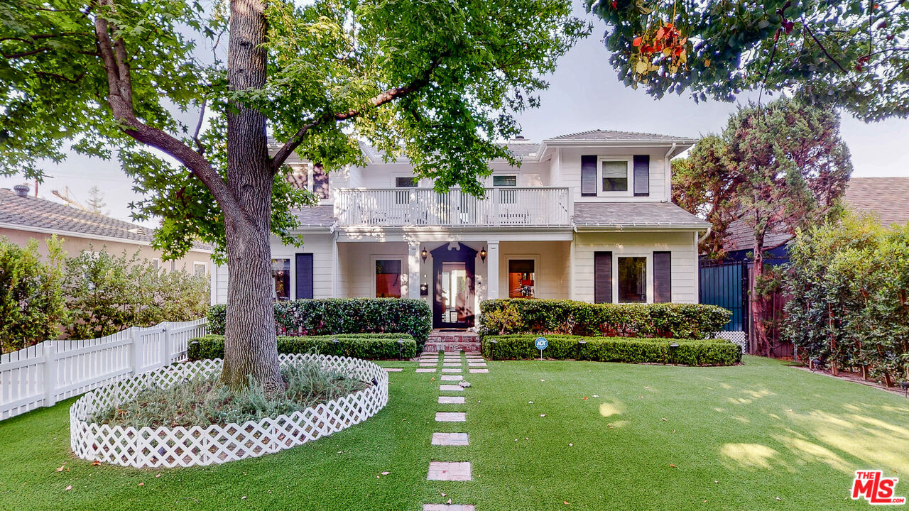 Photo of 348 S California St, Burbank, CA 91505