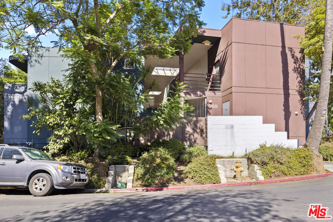 Photo of 960 Sanborn Ave #2, Los Angeles, CA 90029